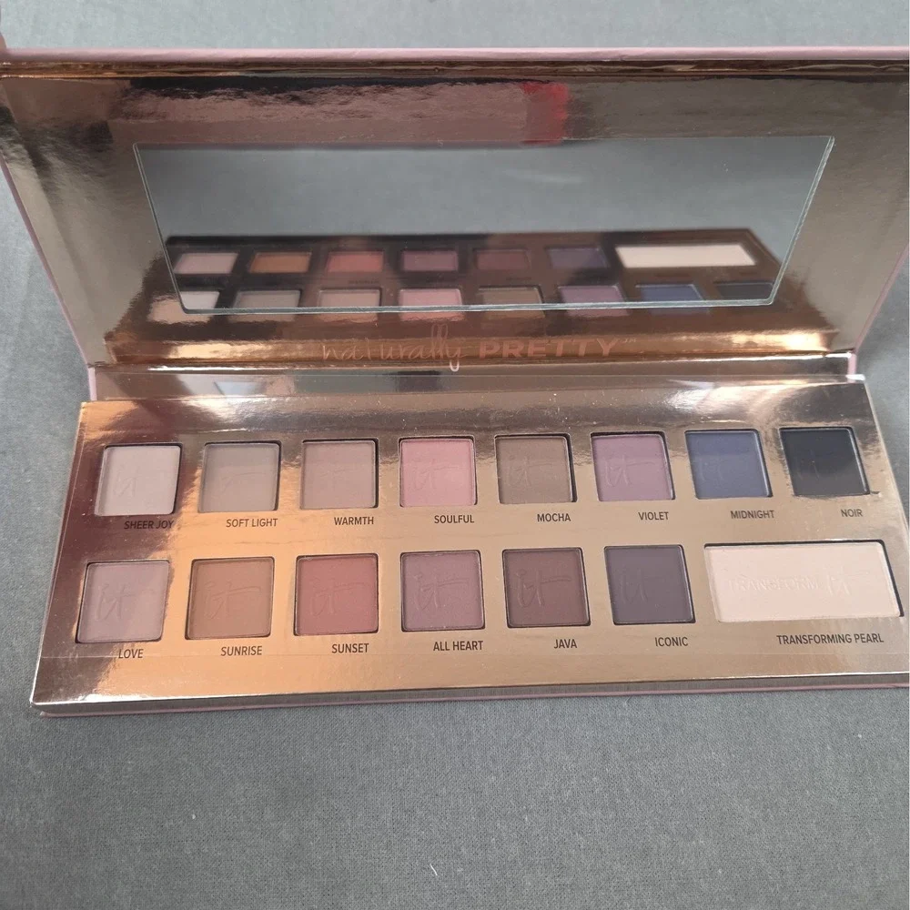 IT Cosmetics Naturally Pretty Matte Luxe Transforming EyeShadow Palette New